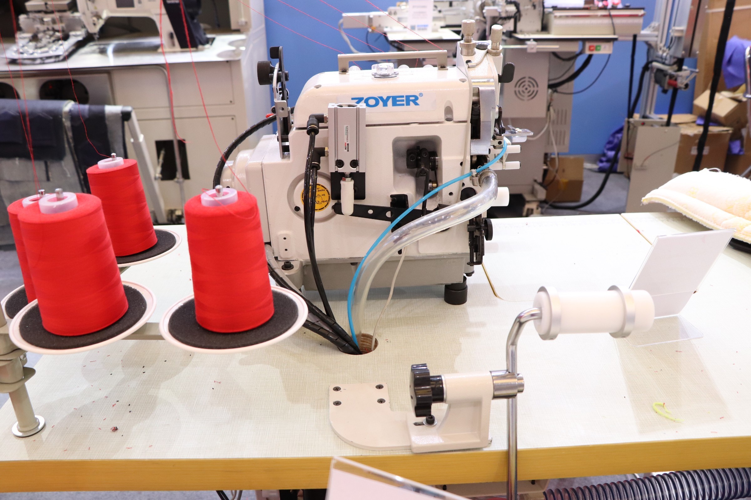 ZY987T-4DAGL ZERE小型圆筒型圆筒领口叠层缝纫机-5 - 副本