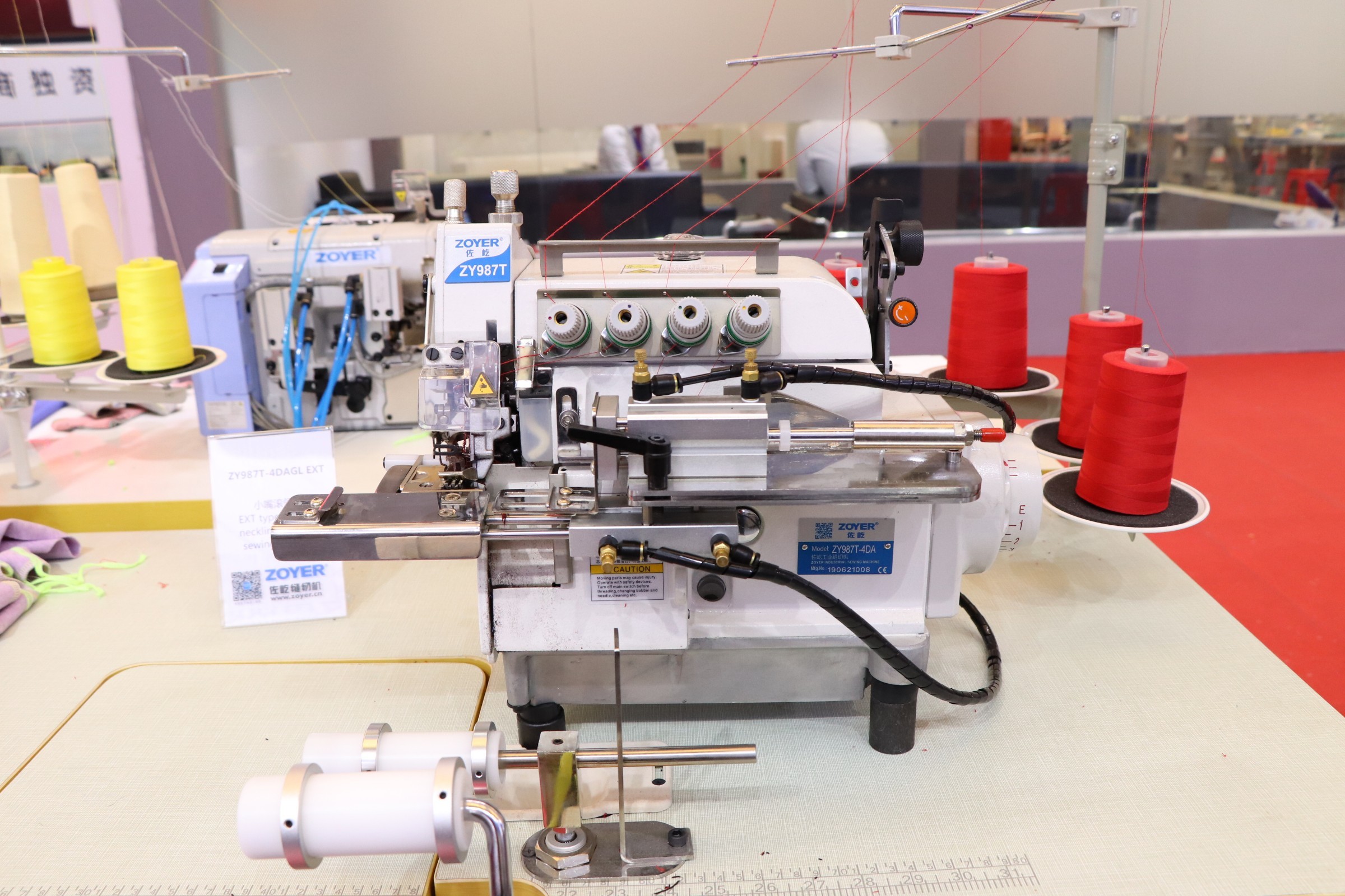 ZY987T-4DAGL ext小型圆筒领口覆盖缝纫机-1 - 副本