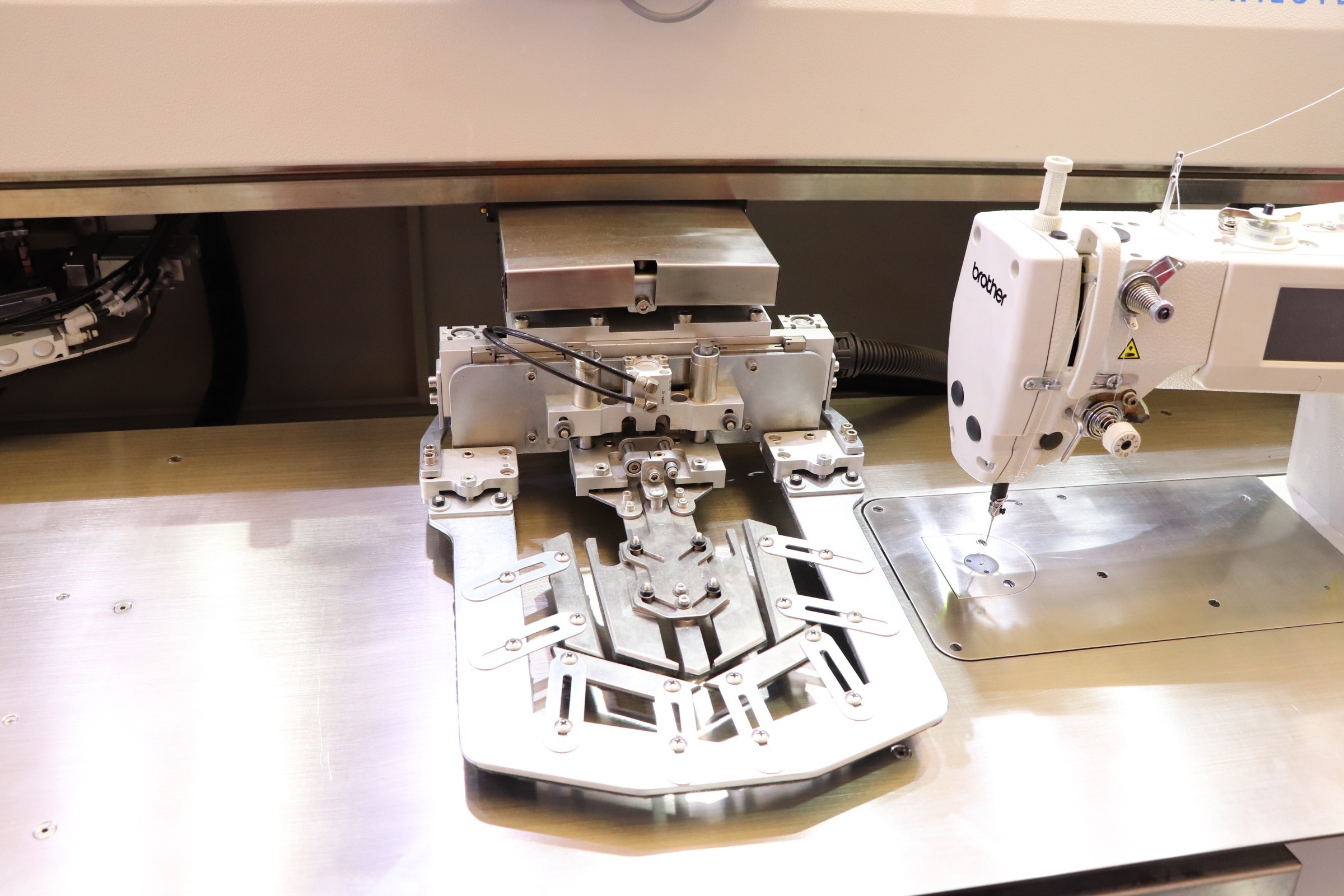 zy9000tdb全全数控控自动CNC附件缝纫机-15